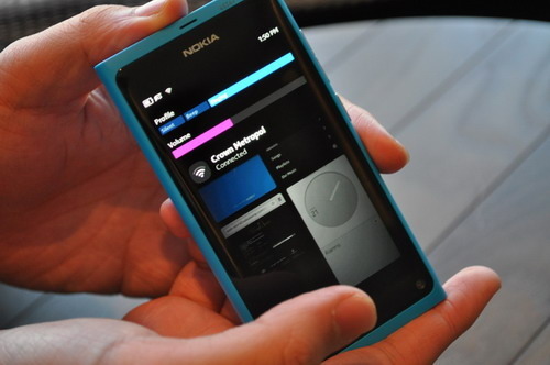 诺基亚N9官方售价公布 定价约合5400元