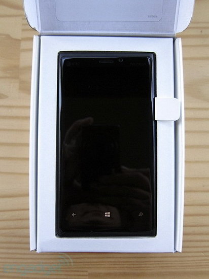 诺基亚Lumia920零售版开箱